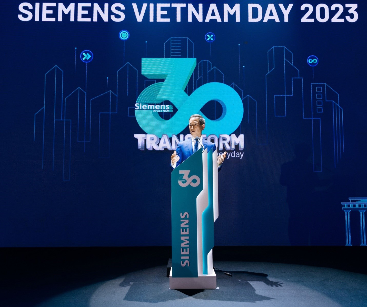 Tiến sỹ Phạm Thái Lai, Chủ tịch kiêm Tổng giám đốc Siemens Đông Nam Á và Việt Nam chia sẻ