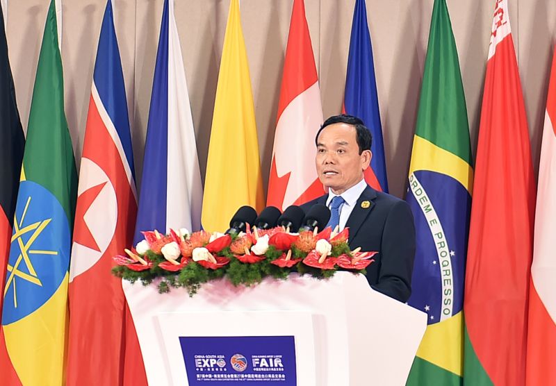 Phó Thủ tướng phát biểu tại lễ khai mạc Hội chợ Trung Quốc - Nam Á lần thứ 7 và Hội chợ xuất nhập khẩu Côn Minh lần thứ 27.