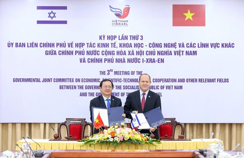 Bộ trưởng Bộ KH&CN Việt Nam và Bộ trưởng Bộ Kinh tế và Công nghiệp Israel ký kết Biên bản Kỳ họp lần thứ ba Ủy ban liên Chính phủ về hợp tác kinh tế, KH&CN và các lĩnh vực khác giữa Việt Nam - Israel