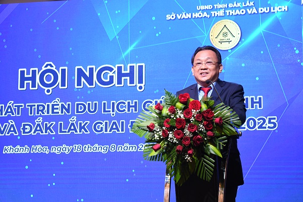Ông lê Hữu Hoàng, UVBTV Tỉnh ủy, Phó Chủ tịch thường trực UBND tỉnh Khánh Hòa phát biểu khai mạc