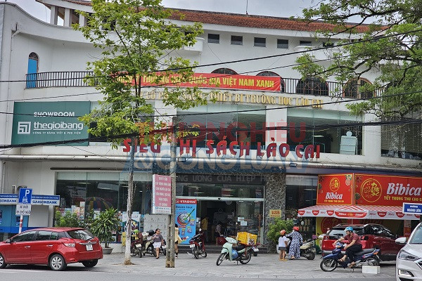 Siêu thị sách Lào Cai địa chỉ số 435, đường Hoàng Liên và đường Nguyễn Du, Phường Kim Tân, Thành phố Lào Cai