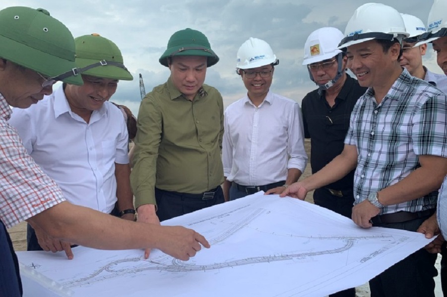 Chủ tịch UBND tỉnh Triệu Thế Hùng kiểm tra thực tế công trình dự án giao thông trong điểm trên địa bàn