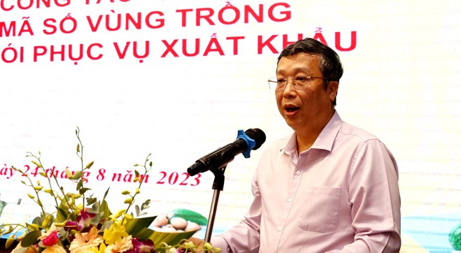 Thứ trưởng Bộ Nông nghiệp và Phát triển nông thôn Hoàng Trung phát biểu chỉ đạo tại hội nghị