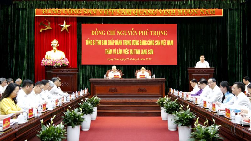 Tổng Bí thư Nguyễn Phú Trọng làm việc với Ban Thường vụ Tỉnh ủy và cán bộ chủ chốt tỉnh Lạng Sơn