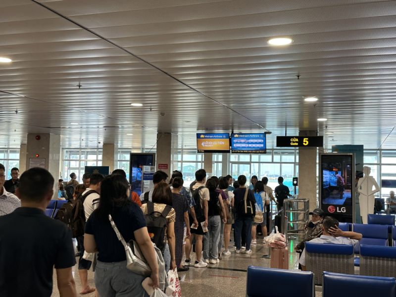 Cảng hàng không quốc tế Tân Sơn Nhất dự kiến đón 130 ngàn khách/ngày vào cao điểm lễ 2/9