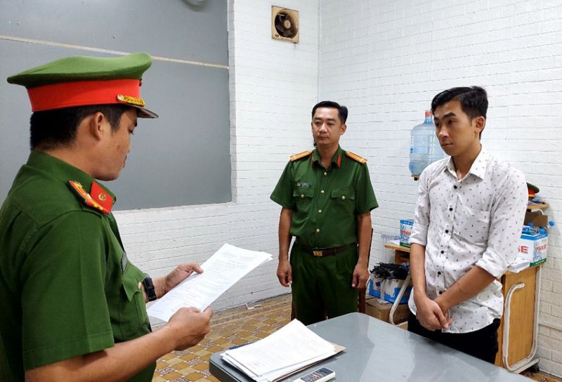 Cơ quan điều tra thi hành lệnh bắt tạm giam Tôn Lâm Sỹ