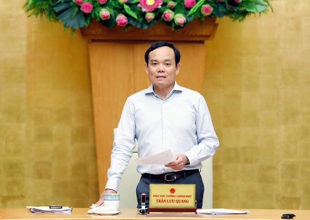 Phó Thủ tướng Trần Lưu Quang yêu cầu ngày 31/8 là thời hạn chót để các bộ, ngành gửi báo cáo rà soát văn bản pháp luật thuộc lĩnh vực quản lý của bộ, ngành mình về Bộ Tư pháp - Ảnh: VGP/Hải Minh