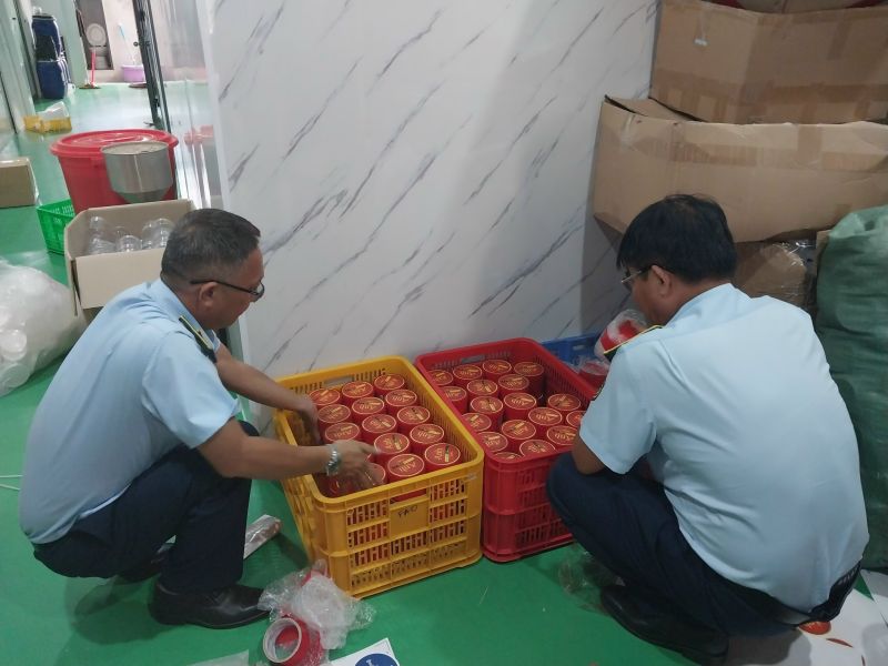 Phát hiện một công ty sản xuất và lưu thông mỹ phẩm khi chưa được cấp phép