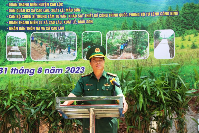 Đại tá Trịnh Hữu Tăng, Chính ủy Bộ đội Biên phòng tỉnh Lạng Sơn phát biểu tại lễ khánh thành