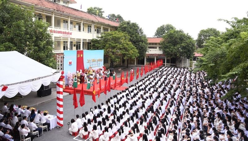 Lễ khai giảng năm học mới tại trường Chuyên Lam Sơn, tỉnh Thanh Hóa