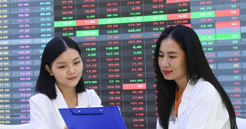 Diễn biến phiên chứng khoán sáng 5/9: Nhóm cổ phiếu bất động sản, xây dựng hút tiền