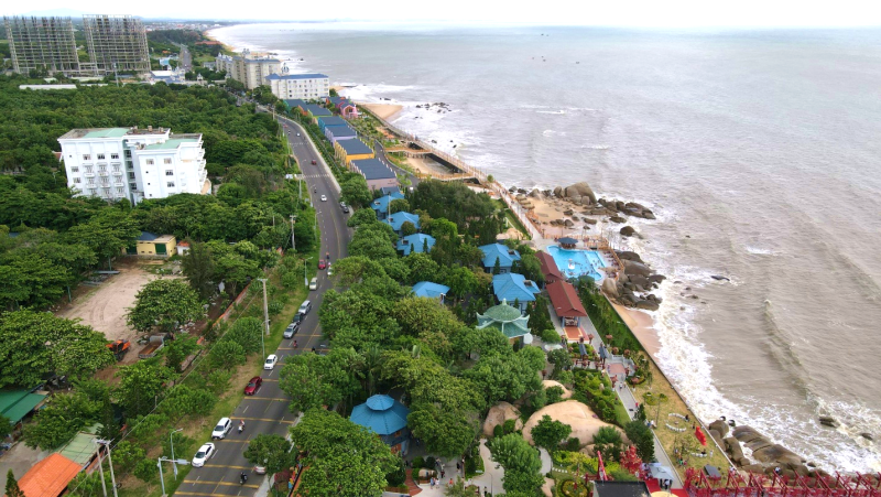 Trân Châu Beach & Resort sở hữu gần 2km bờ biển với nhiều điểm checkin thú vi