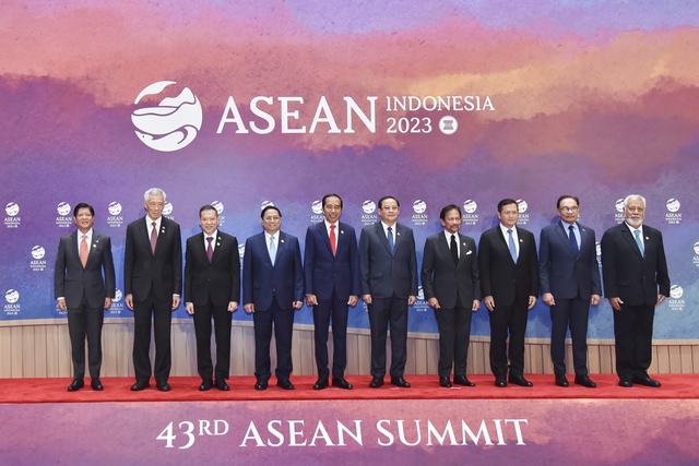 Thủ tướng Phạm Minh Chính và Trưởng đoàn các nước ASEAN tại lễ khai mạc - Ảnh: VGP/Nhật Bắc