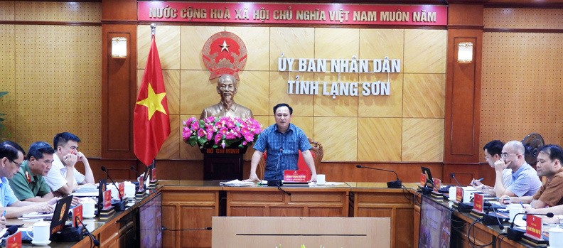 Phó Chủ tịch UBND tỉnh Lạng Sơn Lương Trọng Quỳnh phát biểu chỉ đạo tại phiên họp