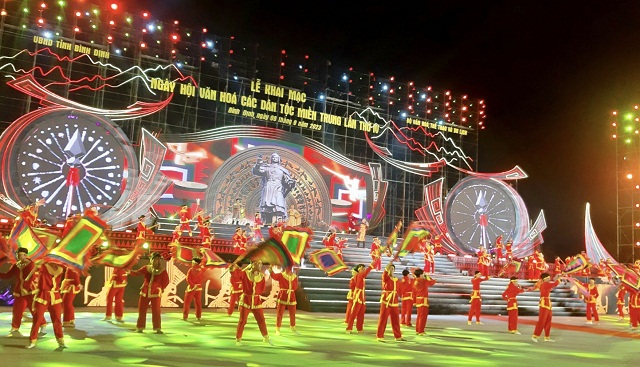 Một tiết mục tại Lễ khai mạc Ngày hội. Một tiết mục tại Lễ khai mạc Ngày hội.