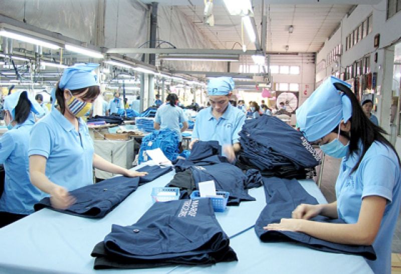trong tháng 8/2023 kim ngạch xuất khẩu dệt may (hàng dệt và may mặc) của Việt Nam ước đạt 3,91 tỷ USD, tăng 1,26% so với tháng 7/2023