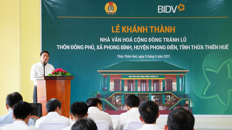 04 Ông Trần Phương - Phó Tổng Giám đốc, Chủ tịch Công đoàn BIDV, phát biểu chúc mừng