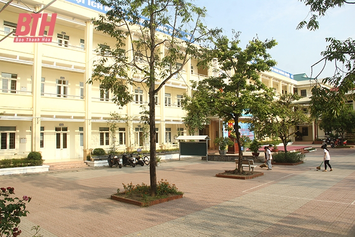 Từ nguồn vốn xã hội hóa, Trường THCS Minh Khai được cải tạo, chỉnh trang sạch đẹp.