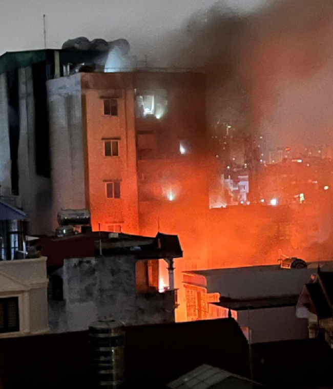 Thủ tướng chỉ đạo khẩn trương khắc phục hậu quả vụ cháy chung cư mi ni ở Hà Nội