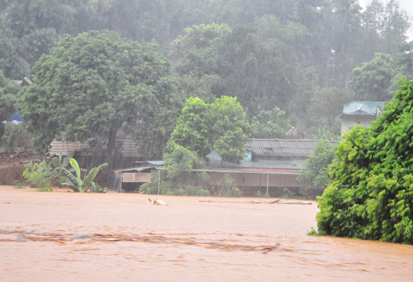10 người thiệt mạng và mất tích do mưa lũ ở Lào Cai.