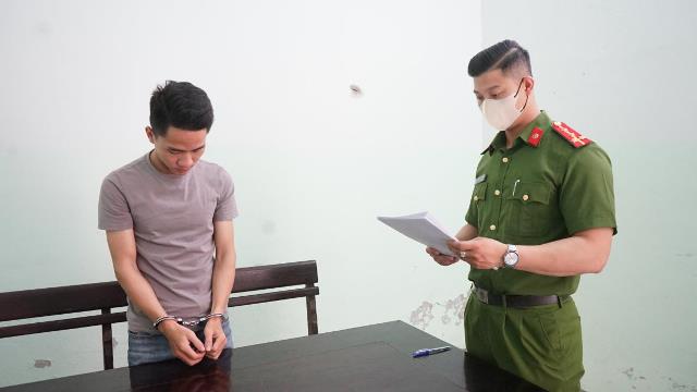 Cơ quan Cảnh sát điều tra, Công an quận Hải Châu thi hành lệnh bắt tạm giam đối với Hoàng Đức Nhu