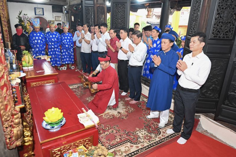 Ban tổ chức Lễ hội Chọi Trâu truyền thống Đồ Sơn năm 2023 làm lễ tại đền Nghè