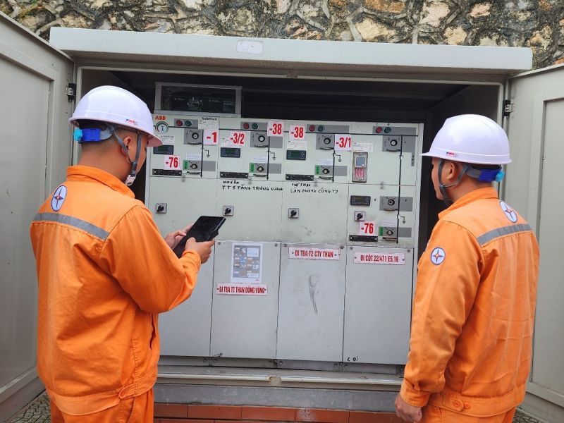 2Nghiệm thu hệ thống điện tự động hóa lưới điện khu vực TP Uông Bí