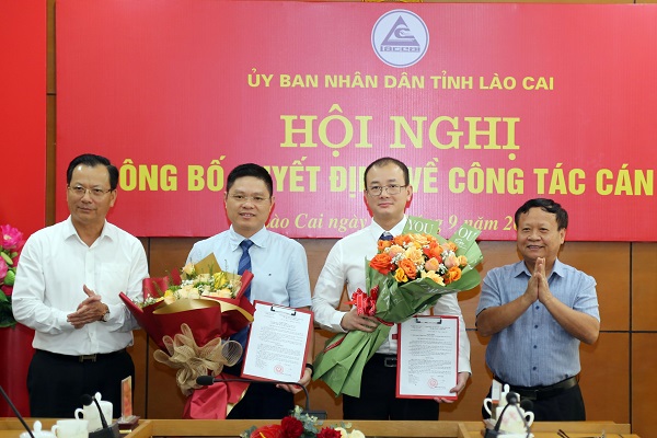Lãnh đạo tỉnh Lào Cai trao Quyết định bổ nhiệm và tặng hoa chúc mừng các đồng chí nhận nhiệm vụ công tác mới