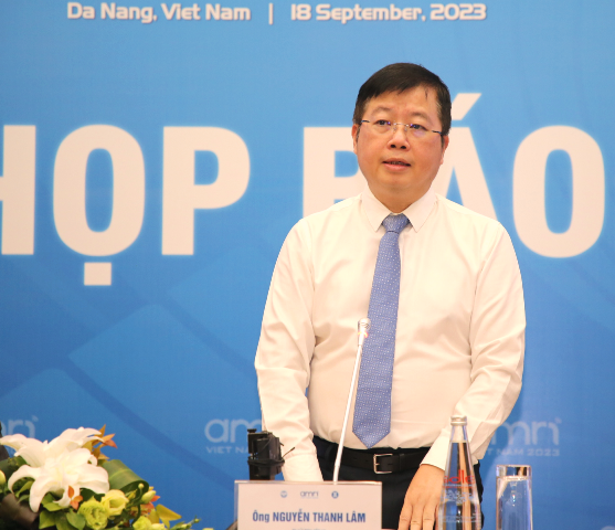 Ông Nguyễn Thanh Lâm - Thứ trưởng Bộ TT&TT - chủ trì buổi họp báo