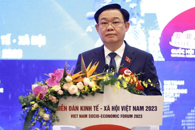 Chủ tịch Quốc hội Vương Đình Huệ phát biểu khai mạc Diễn đàn Kinh tế-Xã hội Việt Nam năm 2023 - Ảnh: VGP/ĐH