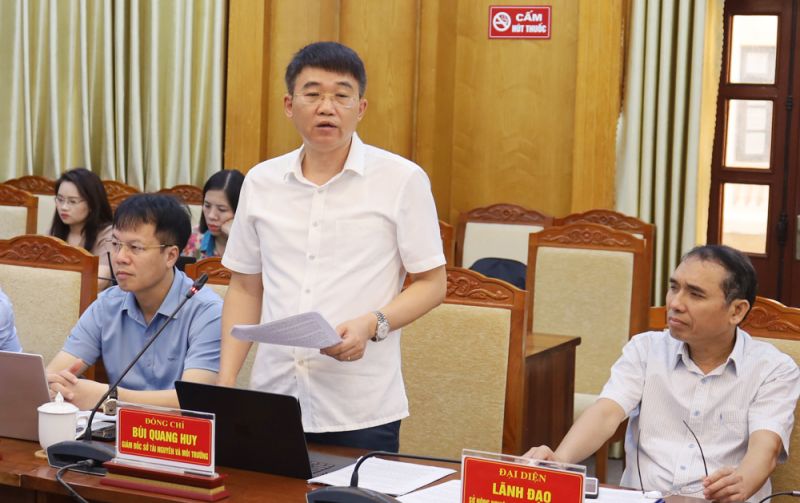 Giám đốc Sở Tài nguyên & Môi trường Lê Quang Huy phát biểu tại hội nghị.