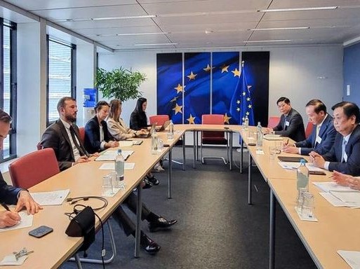 Tại Brussel-Bỉ, Bộ trưởng Lê Minh Hoan cùng đoàn công tác của Bộ NN&PTNT đã thăm và làm việc với các cơ quan của Ủy ban châu Âu (EC)