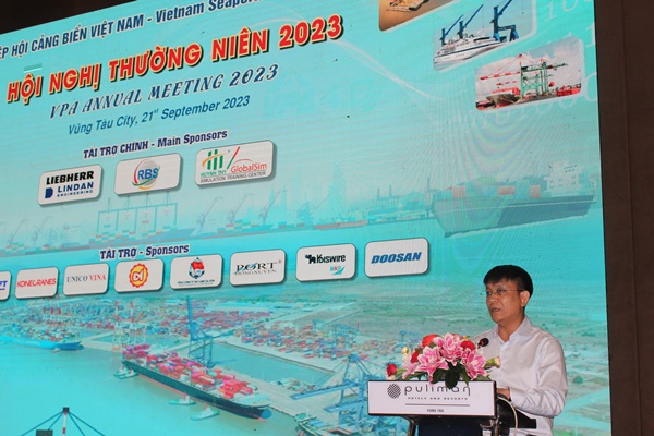 Ông Lê Đỗ Mười - Cục trưởng Cục Hàng hải Việt Nam phát biểu tại Hội nghị