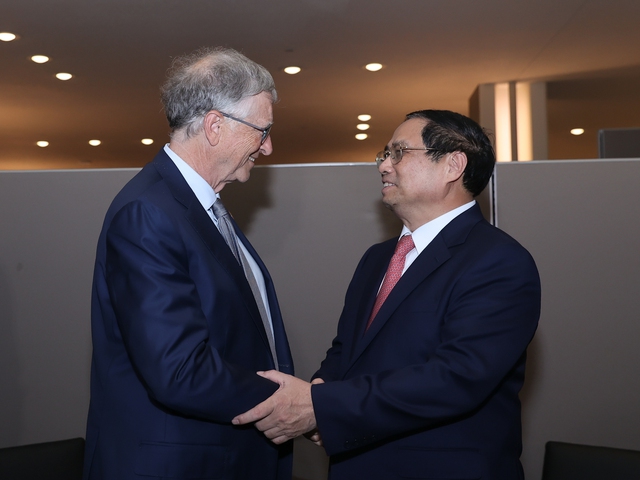 Thủ tướng Phạm Minh Chính đánh giá cao thiện chí và những hoạt động hợp tác, hỗ trợ Việt Nam của cá nhân ông Bill Gates cũng như các quỹ; mời ông Bill Gates tham gia tư vấn chiến lược về khoa học công nghệ và đổi mới sáng tạo, góp phần giúp Việt Nam phát triển mạnh mẽ và bền vững trong giai đoạn rất quan trọng hiện nay - Ảnh: VGP/Nhật Bắc