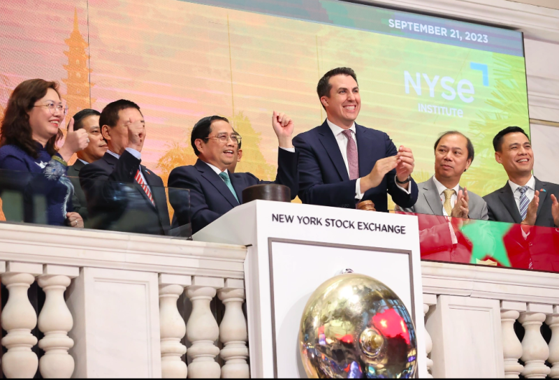 Thủ tướng Phạm Minh Chính rung chuông khai mạc phiên giao dịch tại sàn giao dịch chứng khoán lớn nhất thế giới NYSE