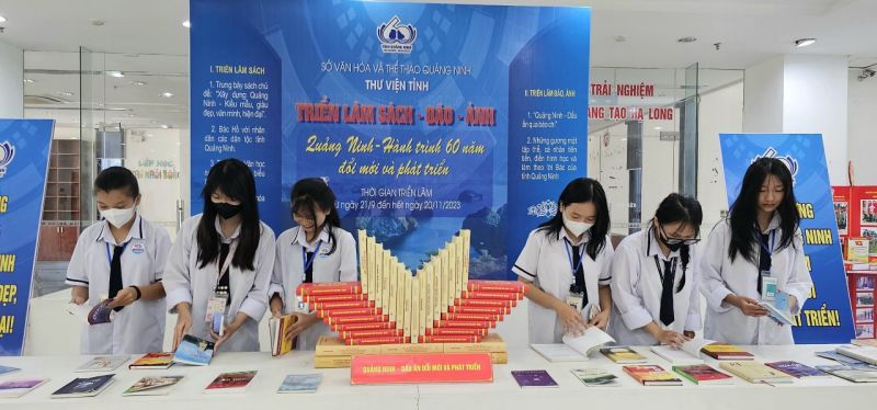 Khai mạc Triển lãm sách báo ảnh “Quảng Ninh - hành trình 60 năm đổi mới và phát triển”