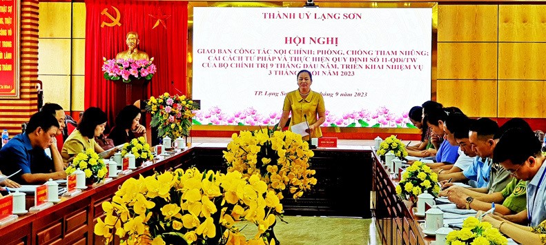 Bí thư Thành ủy thành phố Lạng Sơn Đoàn Thị Loan phát biểu tại hội nghị