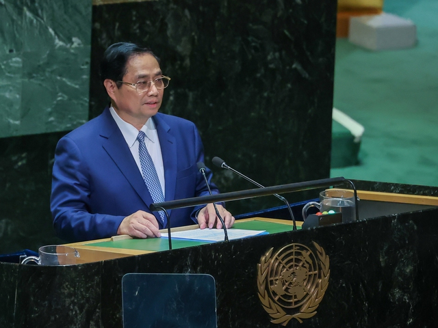 Thủ tướng Chính phủ Phạm Minh Chính phát biểu tại Phiên thảo luận chung Cấp cao Đại hội đồng Liên Hợp Quốc khóa 78 - Ảnh: VGP/Nhật Bắc