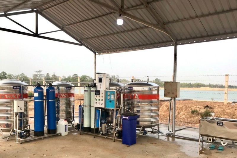 THACO AGRI đã triển khai đầu tư hệ thống lọc và cung cấp nước sạch dùng để phục vụ ăn uống cho các Khu Liên hợp Koun Mom, Snuol (Campuchia) và Khu Liên hợp Lào