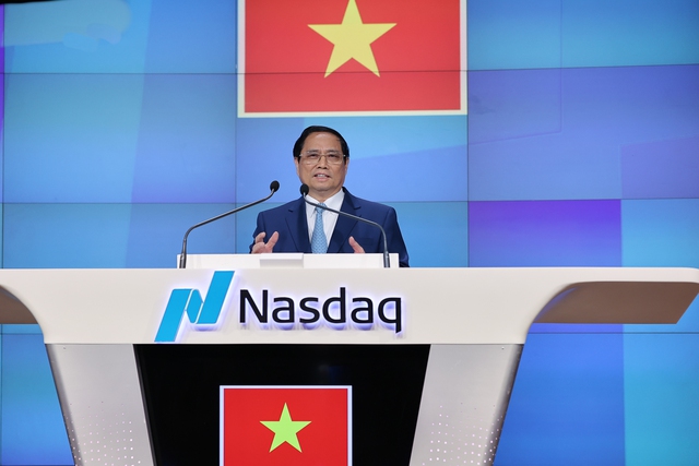 Thủ tướng phát biểu tại phiên khai mạc giao dịch tại Sàn chứng khoán NASDAQ - Ảnh: VGP/Nhật Bắc
