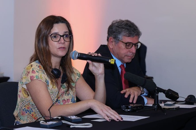 Bà Sula Alves, đại diện cho các doanh nghiệp Brasil phát biểu tại tọa đàm - Ảnh: VGP/Nhật Bắc