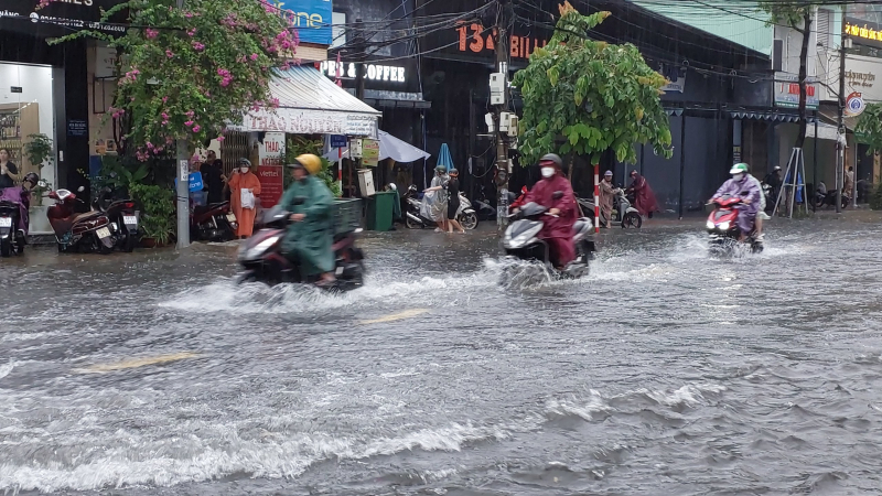 Từ 6h đến 8h sáng 25/9, TP Đà Nẵng đã có mưa to đến rất to với lượng mưa đo được nhiều nơi hơn 100mm trong 2h