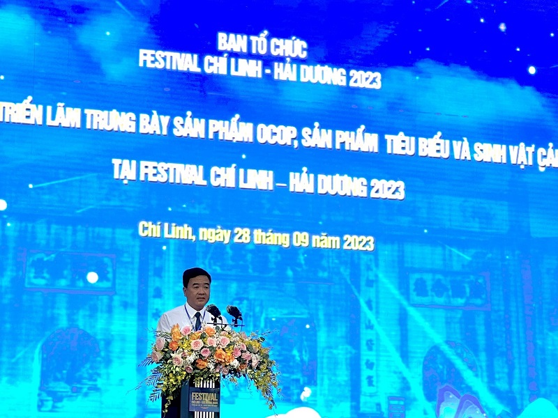 Ông Nguyễn Văn Kiên, Chủ tịch UBND TP. Chí Linh phát biểu khai mạc.