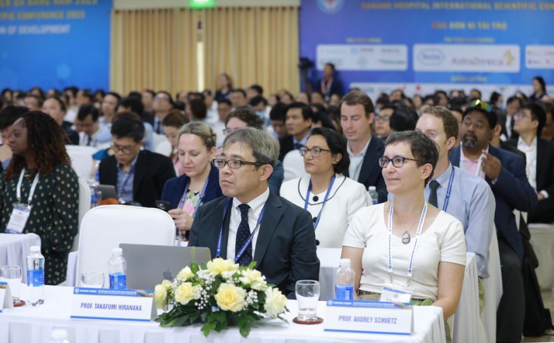 Hội nghị quy tụ nhiều chuyên gia đầu ngành y của Việt Nam và thế giới tham dự.