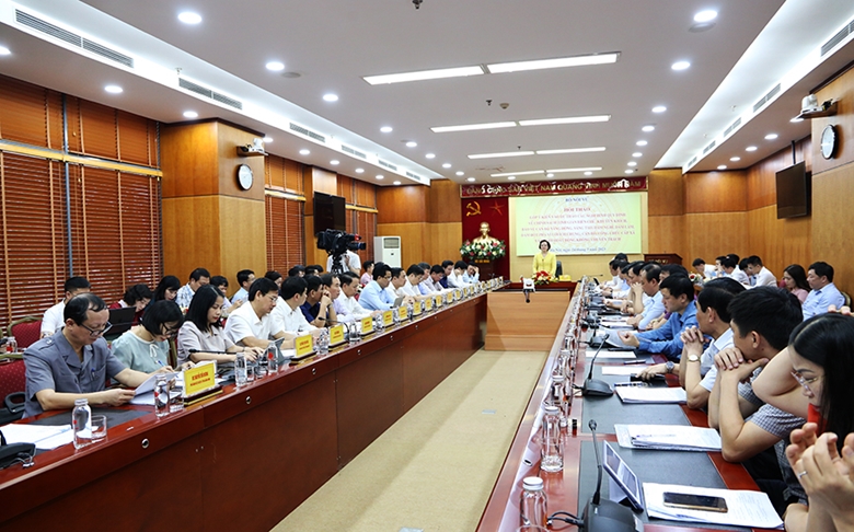 Ban hành Nghị định về bảo vệ cán bộ dám nghĩ, dám làm, dám chịu trách nhiệm vì lợi ích chung