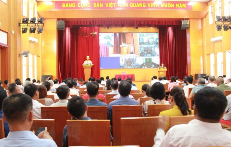 Quang cảnh hội nghị