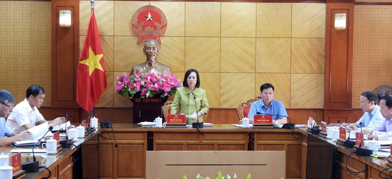 Chủ tịch HĐND tỉnh Lạng Sơn Đoàn Thị Hậu chủ trì buổi giám sát