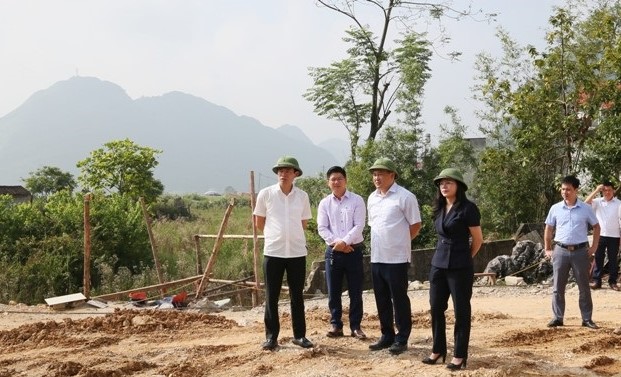 Phó Chủ tịch UBND tỉnh Lạng Sơn Lương Trọng Quỳnh cùng đoàn công tác kiểm tra thực tế các công trình trên địa bàn xã Long Đống, huyện Bắc Sơn