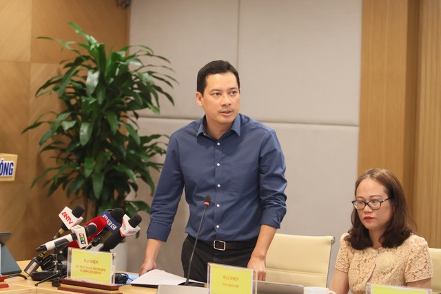 Ông Lê Quang Tự Do, Cục trưởng Cục Phát thanh Truyền hình và Thông tin điện tử công bố kết luận kiểm tra Tiktok tại buổi họp báo thường kỳ tháng của Bộ TT&TT, ngày 5/10 - Ảnh: VGP/HM