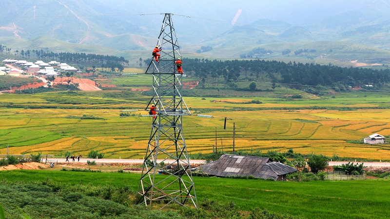 Các đường dây 110kV được xây dựng đến các tỉnh miền núi phía Bắc là cơ sở quan trọng để đưa điện đến các thôn, bản nâng cao điều kiện sống của người dân miền núi phía Bắc